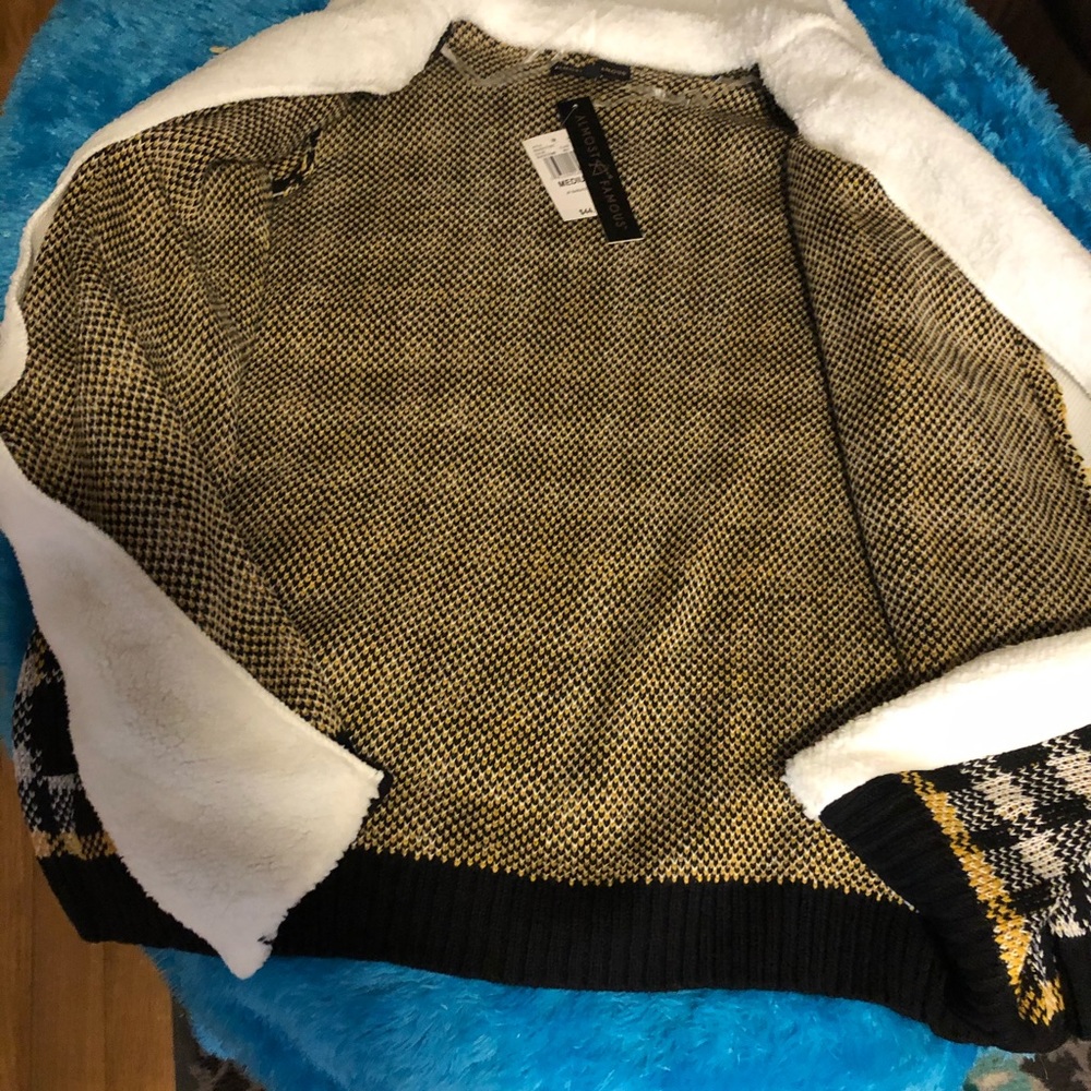 Cardigan - Picture 2 of 3